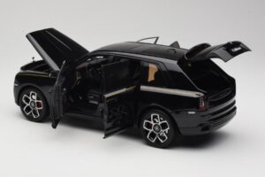 Rolls-Royce Cullinan Zwart Met Gold Coachline & Shadow Wheels OEM 1:18 028-15A Metaal — afbeelding 5 van 8