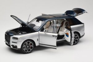 Rolls-Royce Cullinan Blauw & Zilver Tweekleurig OEM 1:18 028-16B Metaal — afbeelding 2 van 8