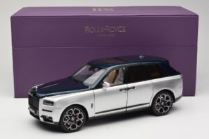 Rolls-Royce Cullinan Blauw & Zilver Tweekleurig OEM 1:18 028-16B Metaal — afbeelding 8 van 8