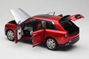 Rolls-Royce Cullinan Rood Met Shadow Wheels OEM 1:18 028-18A Metaal — afbeelding 5 van 8