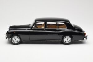 Rolls-Royce Phantom VI EWB Zwart Kyosho 1:18 08905BK Metaal — afbeelding 4 van 8