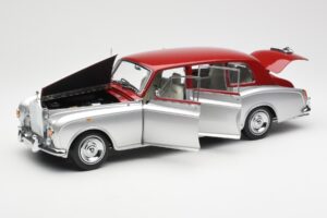 Rolls-Royce Phantom VI Zilver Rood Kyosho 1:18 08905SR Metaal — afbeelding 2 van 8