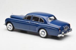 Rolls-Royce Silver Cloud III Flying Spur Mulliner RHD Donkerblauw MCG 1:18 MCG18124 Metaal — afbeelding 5 van 6