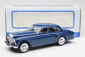 Rolls-Royce Silver Cloud III Flying Spur Mulliner RHD Donkerblauw MCG 1:18 MCG18124 Metaal — afbeelding 6 van 6