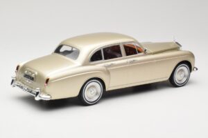 Rolls-Royce Silver Cloud III Flying Spur H.J. Mulliner Goud MCG 1:18 MCG18058 Metaal — afbeelding 2 van 6