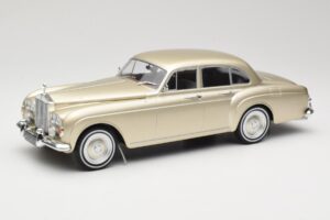 Rolls-Royce Silver Cloud III Flying Spur H.J. Mulliner Goud MCG 1:18 MCG18058 Metaal