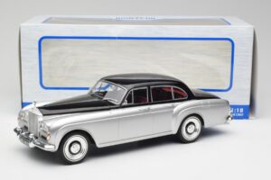 Rolls-Royce Silver Cloud III Mulliner Zilver & Zwart MCG 1:18 MCG18128 Metaal — afbeelding 6 van 6