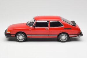Saab 900 GL Rood MCG 1:18 MCG18340 Metaal — afbeelding 5 van 6