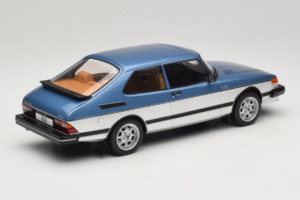 Saab 900 Turbo Blue Metallic MCG 1:18 MCG18261MCW Metaal — afbeelding 2 van 6