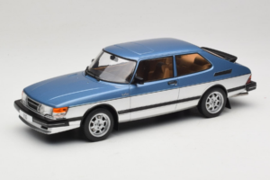 Saab 900 Turbo Blue Metallic MCG 1:18 MCG18261MCW Metaal