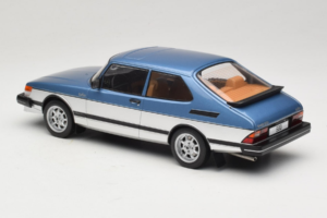 Saab 900 Turbo Blue Metallic MCG 1:18 MCG18261MCW Metaal — afbeelding 5 van 6