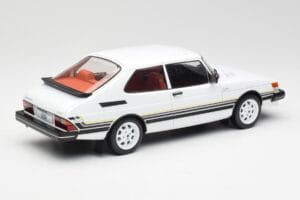 Saab 900 Turbo Wit MCG 1:18 MCG18339 Metaal — afbeelding 2 van 6