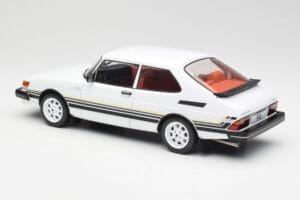 Saab 900 Turbo Wit MCG 1:18 MCG18339 Metaal — afbeelding 5 van 6