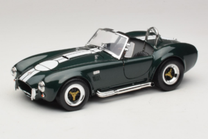 Shelby Cobra 427 S/C Donkergroen Witte Strepen Road Signature 1:18 92058-P1 Metaal
