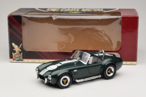 Shelby Cobra 427 S/C Donkergroen Witte Strepen Road Signature 1:18 92058-P1 Metaal — afbeelding 8 van 8