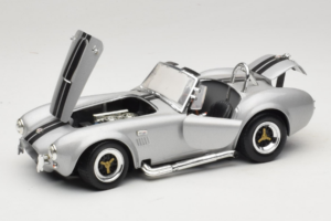 Shelby Cobra 427S/C Zilver Met Zwarte Strepen Road Signature 1:18 92058 Metaal — afbeelding 2 van 8
