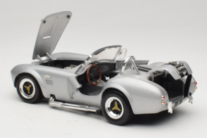 Shelby Cobra 427S/C Zilver Met Zwarte Strepen Road Signature 1:18 92058 Metaal — afbeelding 5 van 8