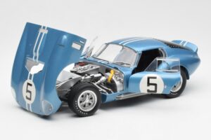 Shelby Cobra Daytona Coupe #5 D. Gurney / B. Bondurant 24 Hours of Le Mans 1964 Exoto 1:18 135190555498 Metaal — afbeelding 2 van 8