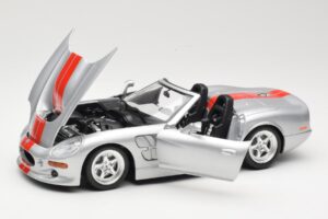 Shelby Series 1 Zilver Bburago 1:18 3323 Metaal — afbeelding 2 van 8