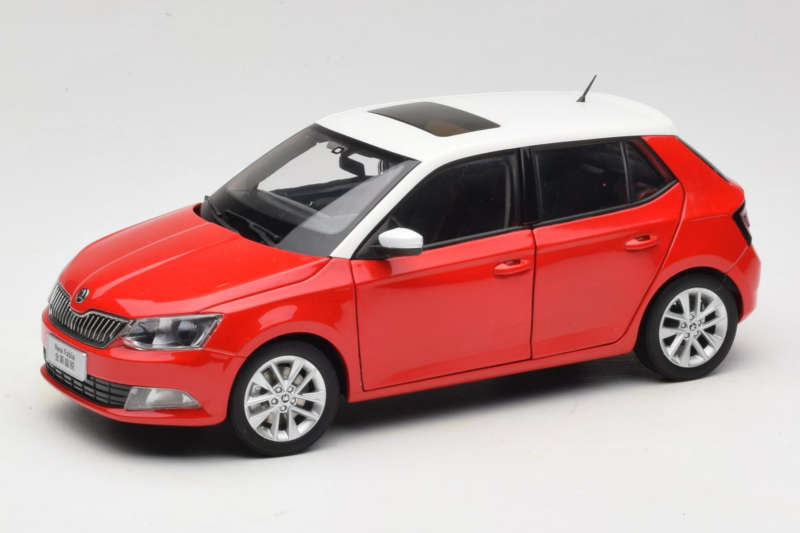 Skoda Fabia Mk3 Rood OEM 1:18 ZSF00004ROT Metaal