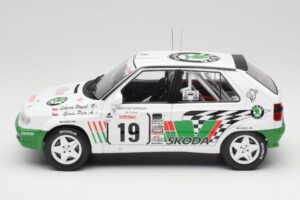 Skoda Felicia Kit Car #19 P. Sibera / P. Gross Tour de Corse 1995 IXO 1:18 18RMC149B Metaal — afbeelding 3 van 6