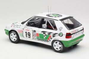 Skoda Felicia Kit Car #19 P. Sibera / P. Gross Tour de Corse 1995 IXO 1:18 18RMC149B Metaal — afbeelding 5 van 6