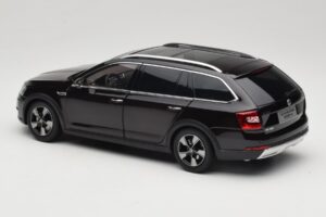 Skoda Octavia Mk4 Combi Bruin Paudi Model 1:18 ZMR000005BRA Metaal — afbeelding 7 van 8