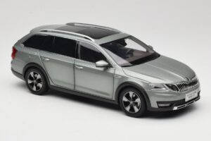 Skoda Octavia Mk4 Combi Groen Paudi Model 1:18 ZMR000005GRU Metaal — afbeelding 6 van 8