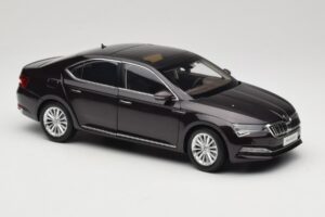 Skoda Superb Mk3 Zwart Paudi Model 1:18 ZSS000006BLA Metaal — afbeelding 6 van 8