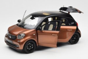 Smart Forfour W453 Zwart Hazel Bruin Norev 1:18 B66960299 Metaal — afbeelding 2 van 8
