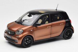 Smart Forfour W453 Zwart Hazel Bruin Norev 1:18 B66960299 Metaal