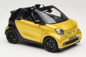Smart Fortwo 453 Cabriolet Zwart En Geel Norev 1:18 B66960289 Metaal — afbeelding 6 van 8
