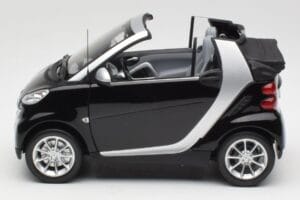 Smart Fortwo Cabrio W451 Zwart & Zilver Minichamps 1:18 Q0022566V001C18Q00 Metaal — afbeelding 4 van 8