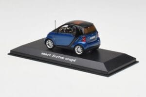 Smart Fortwo Coupe Aqua Blauw Metallic & Zwart Minichamps 1:43 Q0022558V001C77Q00 Metaal — afbeelding 3 van 4