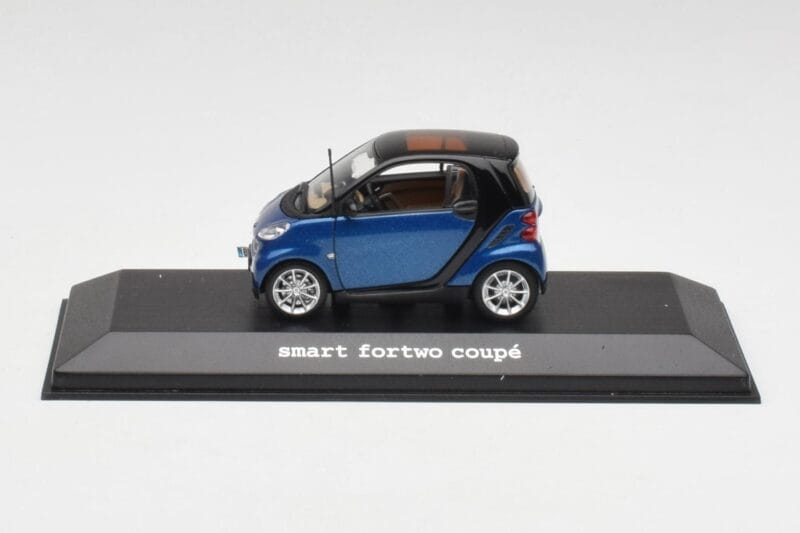 Smart Fortwo Coupe Aqua Blauw Metallic & Zwart Minichamps 1:43 Q0022558V001C77Q00 Metaal
