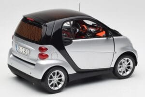Smart Fortwo Coupé W451 Zilver & Zwart Minichamps 1:18 Q0022528V001C75Q00 Metaal — afbeelding 3 van 8