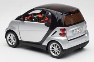 Smart Fortwo Coupé W451 Zilver & Zwart Minichamps 1:18 Q0022528V001C75Q00 Metaal — afbeelding 7 van 8