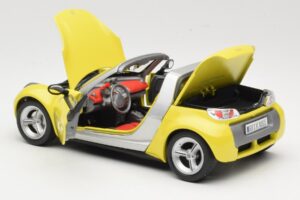 Smart Roadster 452 Geel Bburago 1:18 34099-M2 Metaal — afbeelding 5 van 8