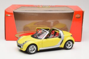 Smart Roadster 452 Geel Bburago 1:18 34099-M2 Metaal — afbeelding 8 van 8