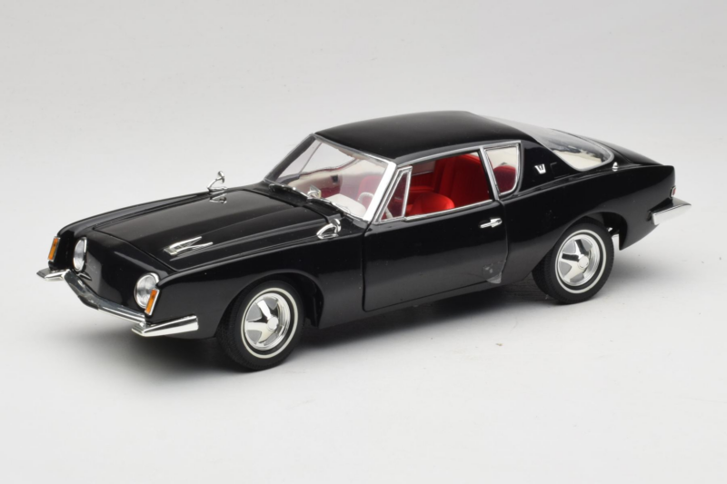 Studebaker Avanti Zwart Signature Models 1:18 STUDEBAKER001 Metaal
