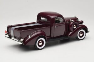 Studebaker Coupe Express Pickup Bruin American Mint 1:18 92458-R1 Metaal — afbeelding 3 van 8