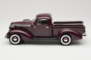 Studebaker Coupe Express Pickup Bruin American Mint 1:18 92458-R1 Metaal — afbeelding 4 van 8
