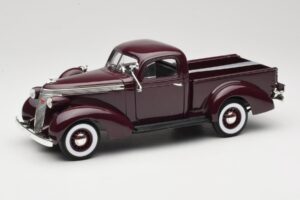 Studebaker Coupe Express Pickup Bruin American Mint 1:18 92458-R1 Metaal