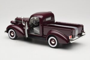 Studebaker Coupe Express Pickup Bruin American Mint 1:18 92458-R1 Metaal — afbeelding 5 van 8