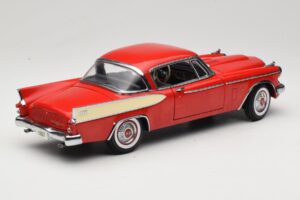 Studebaker Golden Hawk Apache Red Motor City 1:18 80009 Metaal — afbeelding 3 van 8