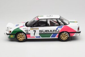 Subaru Legacy RS BC5 Group A #7 C. McRae / D. Ringer Rally Sweden 1992 Otto 1:18 OT1158 Hars — afbeelding 3 van 6