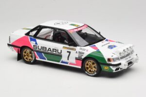 Subaru Legacy RS BC5 Group A #7 C. McRae / D. Ringer Rally Sweden 1992 Otto 1:18 OT1158 Hars — afbeelding 4 van 6