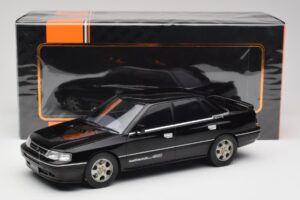 Subaru Legacy RS Zwart IXO 1:18 18CMC131A Metaal — afbeelding 6 van 6