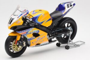 Suzuki GSX-R 1000 Team Alstare Corona Extra T. Corser WSB 2005 Minichamps 1:12 122052211 Metaal — afbeelding 2 van 6