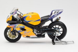 Suzuki GSX-R 1000 Team Alstare Corona Extra T. Corser WSB 2005 Minichamps 1:12 122052211 Metaal
